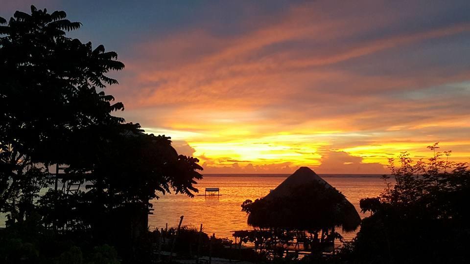 Birdland Beach Club Bolinao Esterno foto