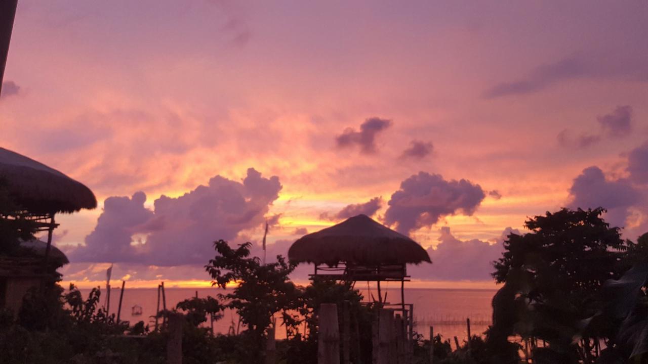 Birdland Beach Club Bolinao Esterno foto