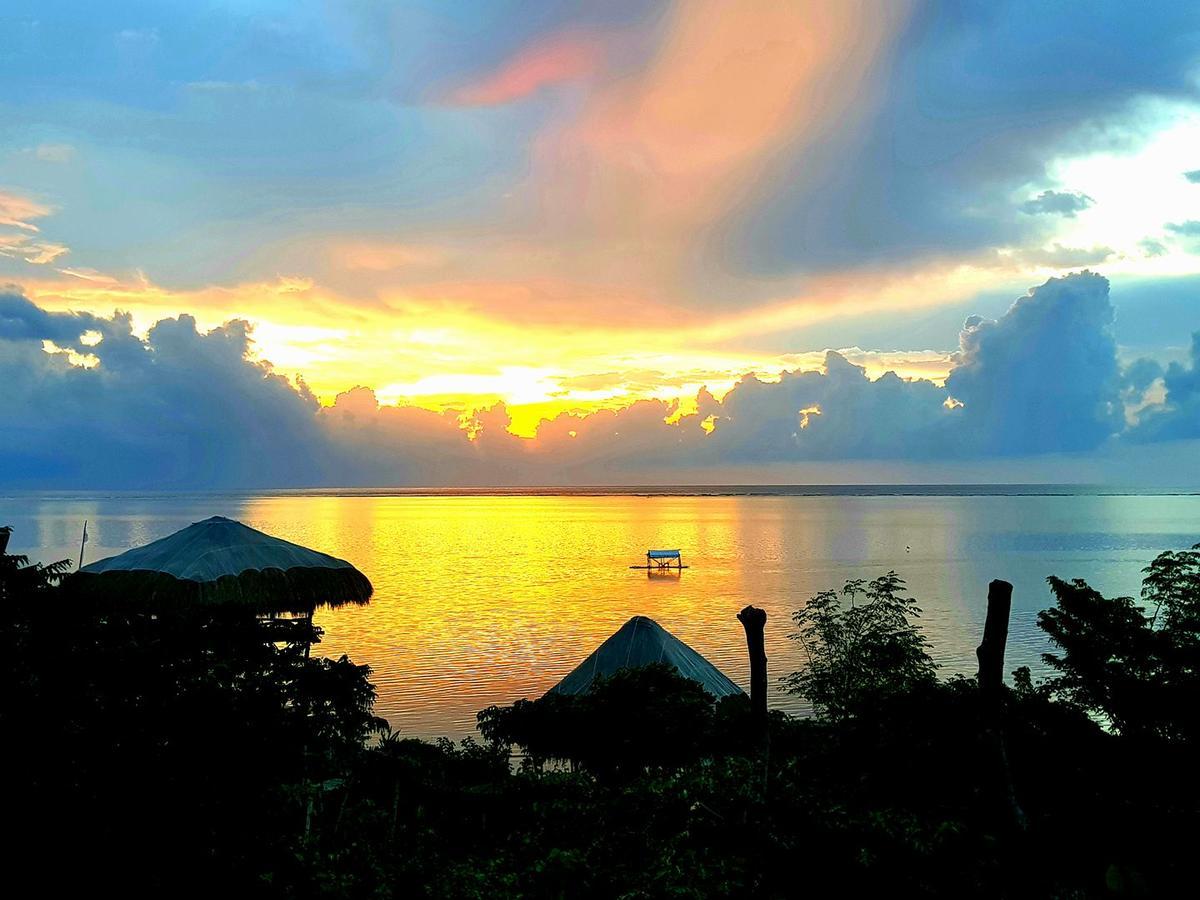 Birdland Beach Club Bolinao Esterno foto